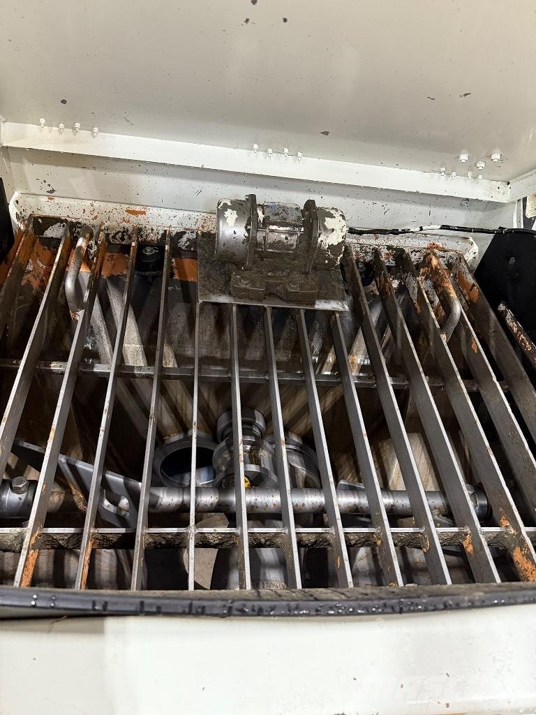 KCP KML 1160 (#1036) Kravas mašīna- betona sūknis