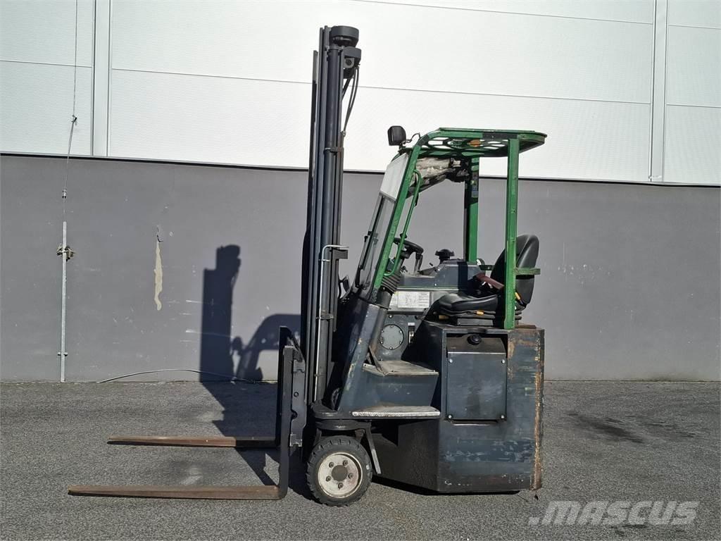 Combilift C3000CB Četru virzienu krāvēji