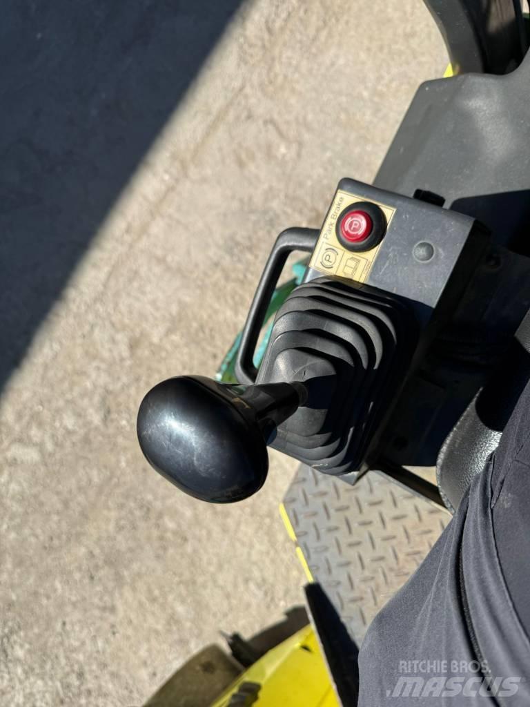 Ammann ARX 26 Divvalču grunts veltņi