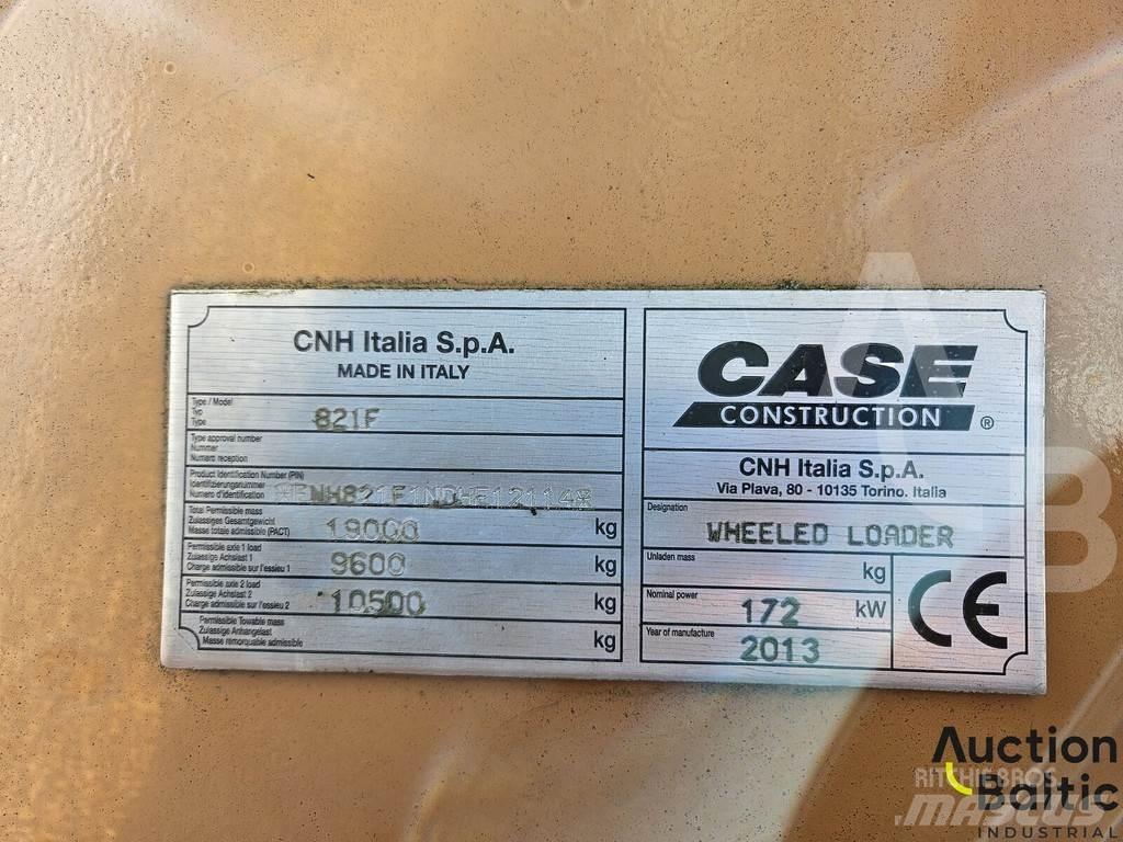 CASE 821 F Iekrāvēji uz riteņiem