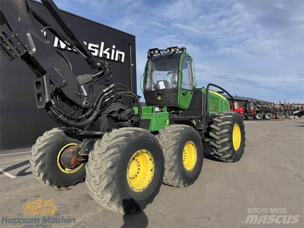 John Deere 1470E Harvesteri