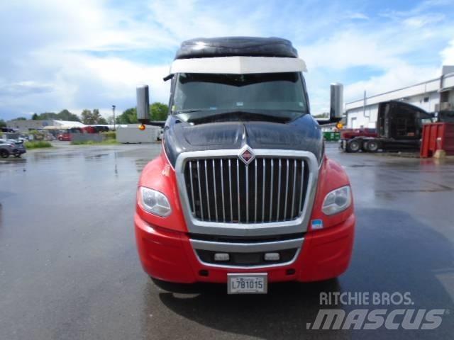 International LT625 Vilcēji