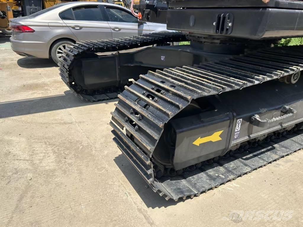Volvo EC 220 Kāpurķēžu ekskavatori