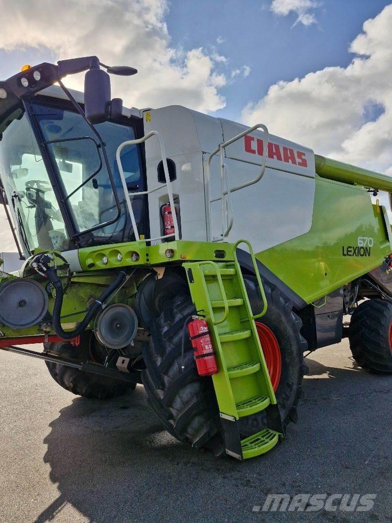 CLAAS Lexion 670 Ražas novākšanas kombaini