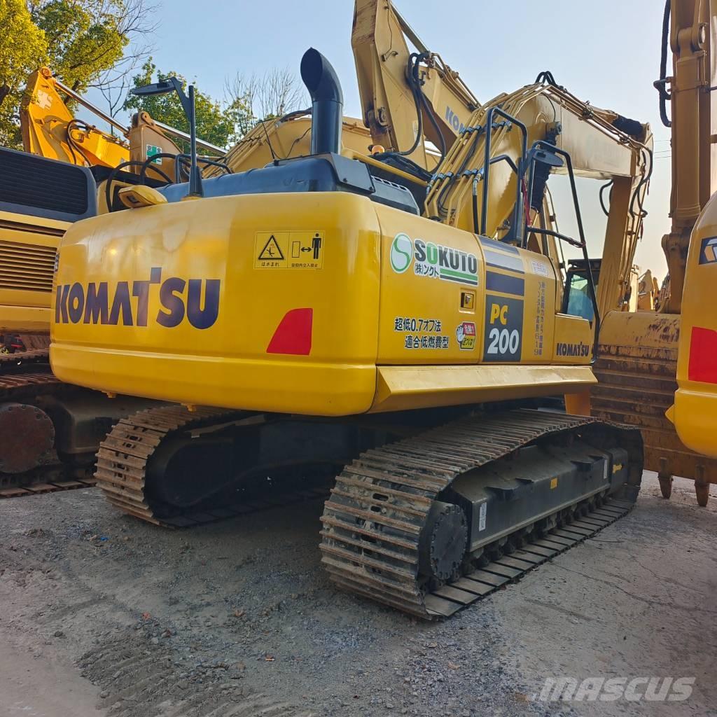 Komatsu PC200-8 Kāpurķēžu ekskavatori