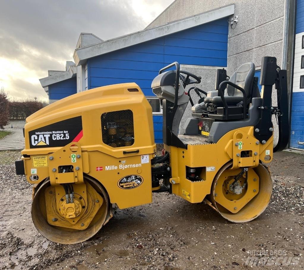 CAT CB 2.5 Divvalču grunts veltņi