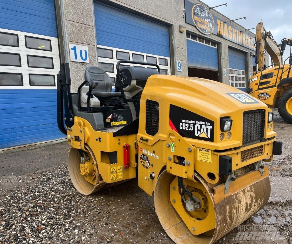 CAT CB 2.5 Divvalču grunts veltņi