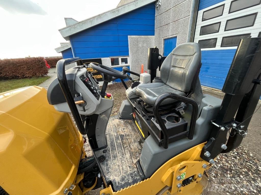 CAT CB 2.5 Divvalču grunts veltņi