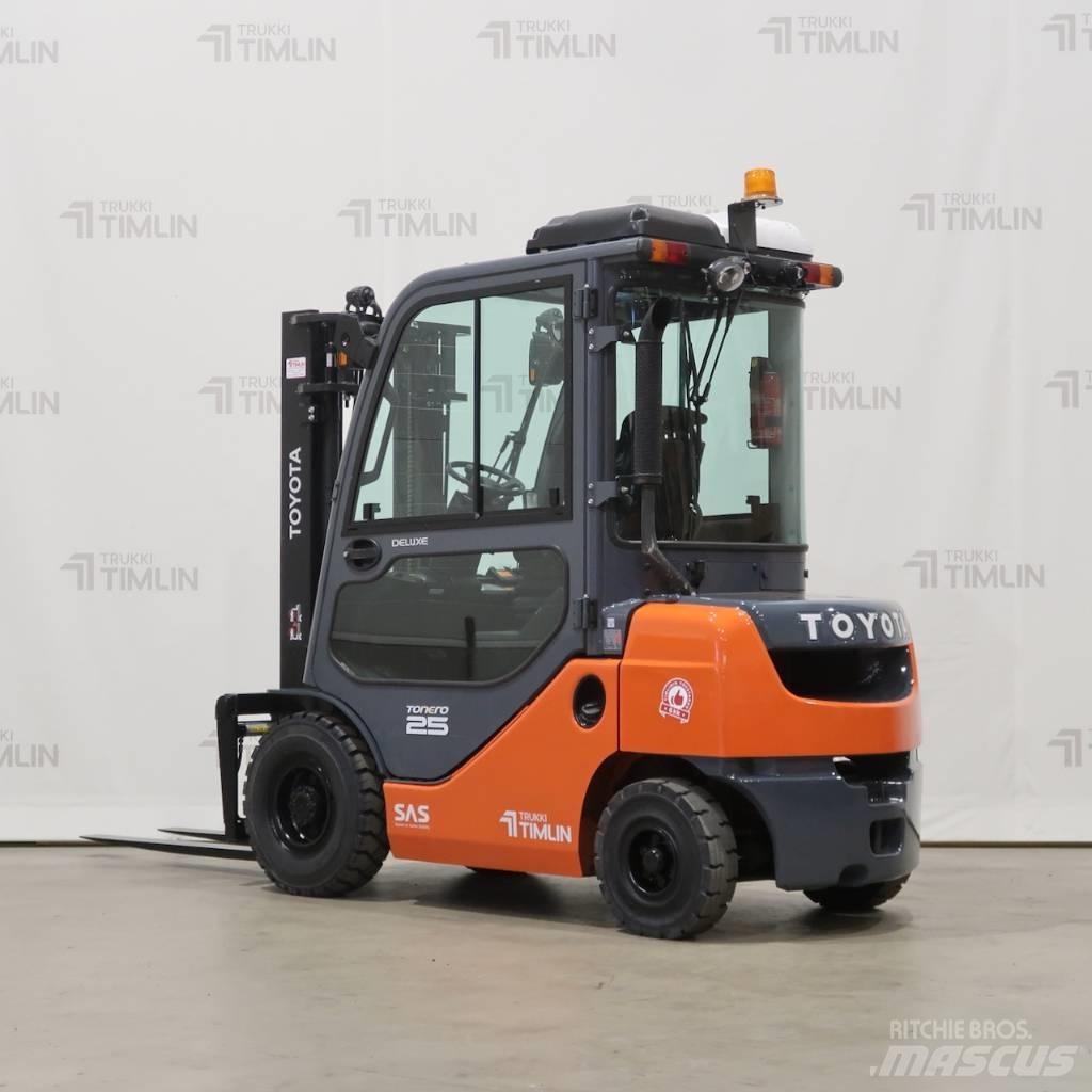 Toyota 52-8FDF25 Tehnika ar dīzeļa dzinēju