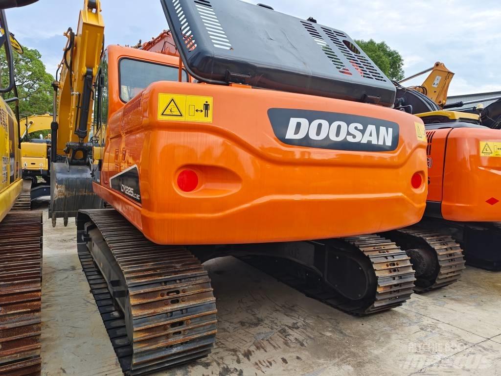 Doosan DX 225 LC-9C Kāpurķēžu ekskavatori