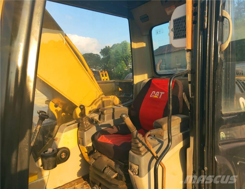 CAT 325D Kāpurķēžu ekskavatori