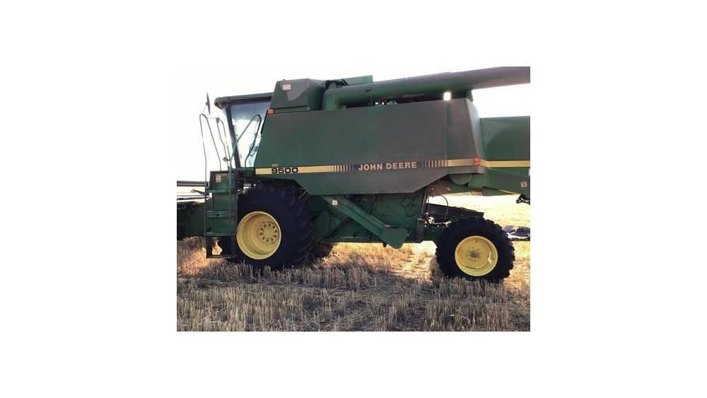 John Deere 9500 Ražas novākšanas kombaini