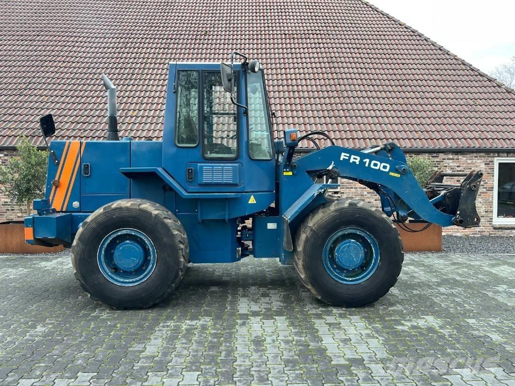 Fiat-Hitachi FR100 Iekrāvēji uz riteņiem