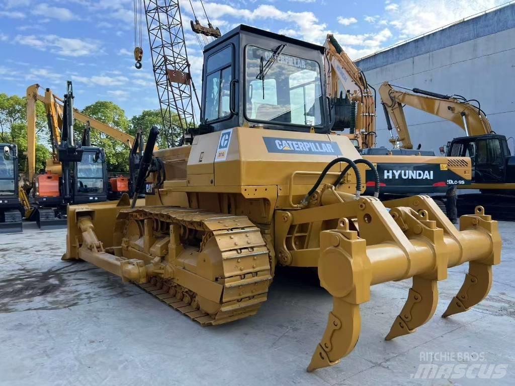 CAT D7G Kāpurķēžu buldozeri