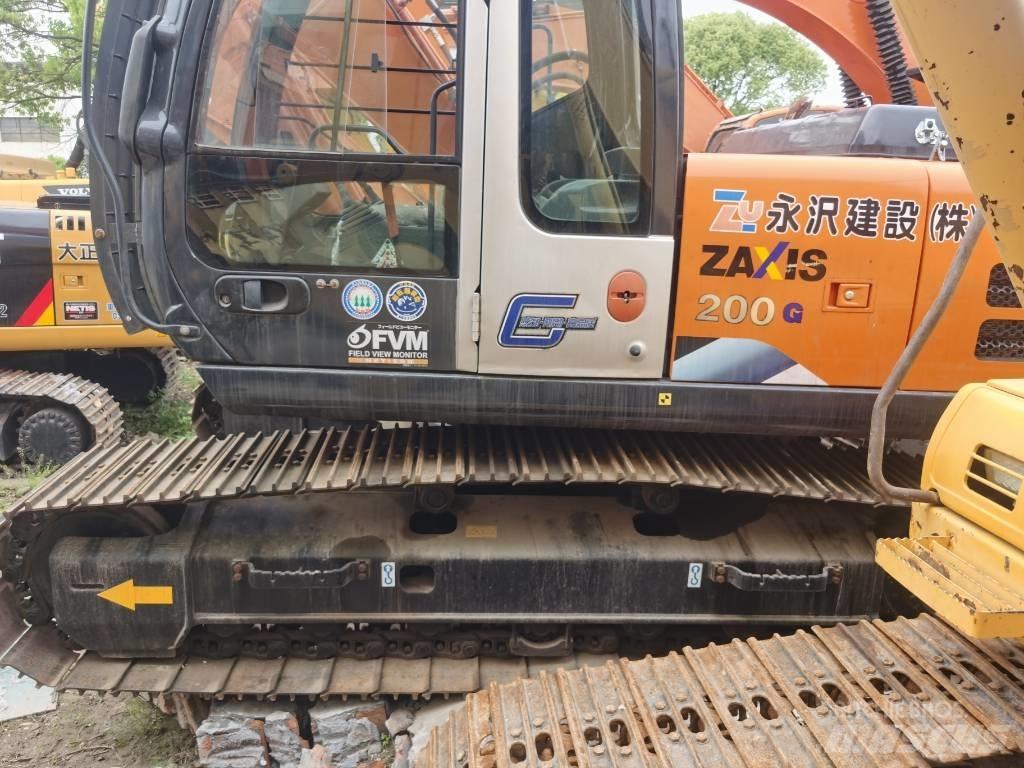 Hitachi ZX 200 Kāpurķēžu ekskavatori
