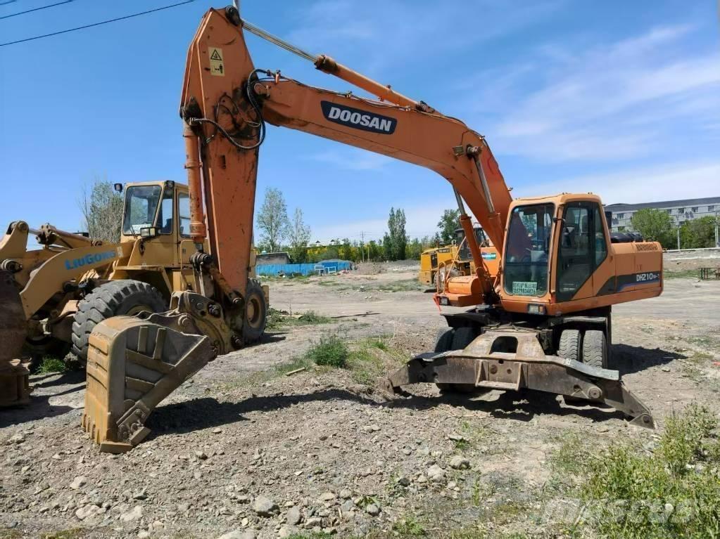 Doosan DH210W-7 Ekskavatori uz riteņiem