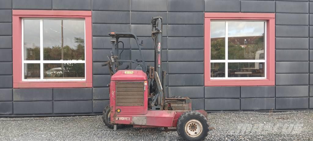 Moffett M5 25.3P NX Tehnika ar dīzeļa dzinēju