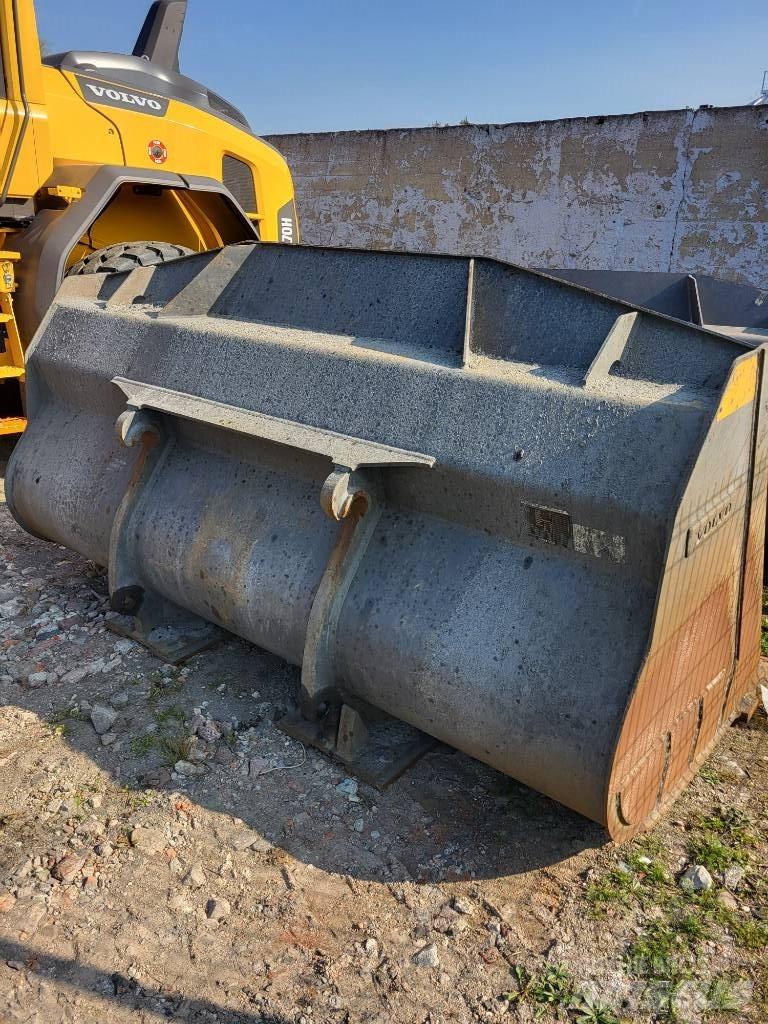 Volvo L 120 H Iekrāvēji uz riteņiem