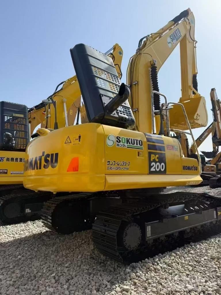 Komatsu 200-8 Kāpurķēžu ekskavatori