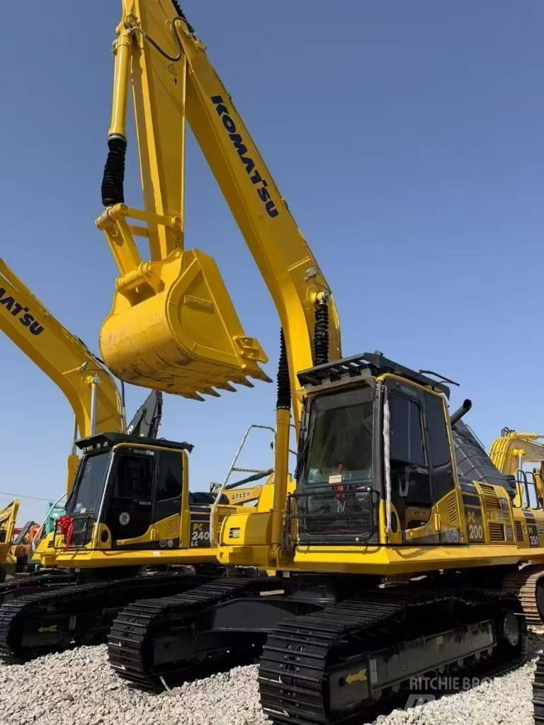 Komatsu 200-8 Kāpurķēžu ekskavatori