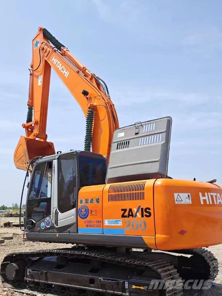 Hitachi ZX200 Kāpurķēžu ekskavatori