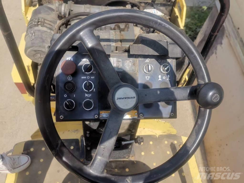 Dynapack cc142 Vienvalča grunts veltņi