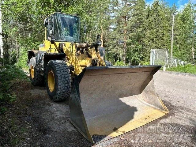 Komatsu WA 180-3 Iekrāvēji uz riteņiem