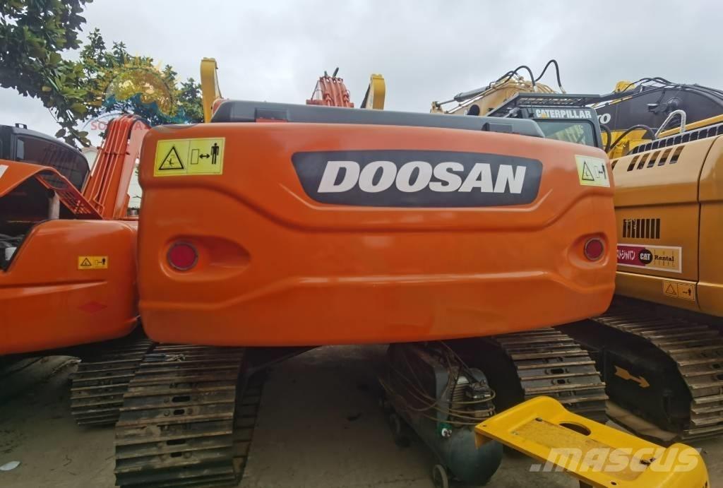 Doosan DX 225 LC Kāpurķēžu ekskavatori
