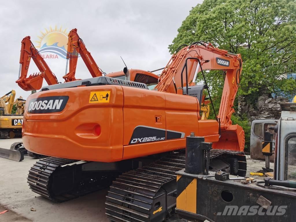Doosan DX 225 LC Kāpurķēžu ekskavatori
