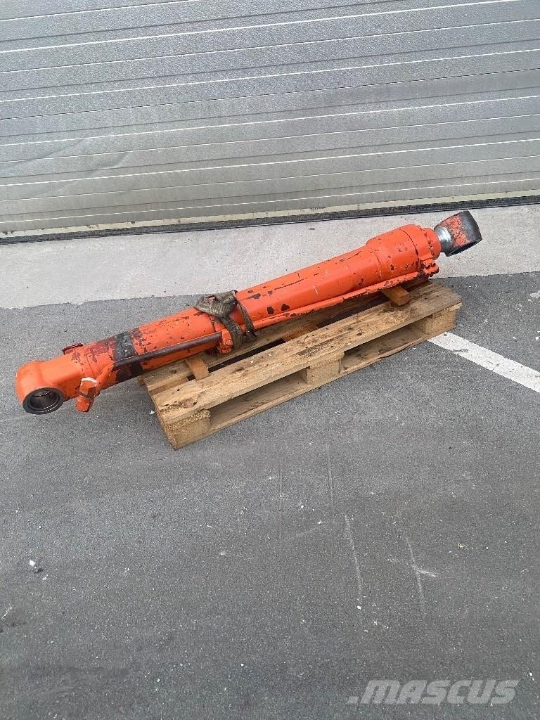 Hitachi ZX 250 LC Kāpurķēžu ekskavatori