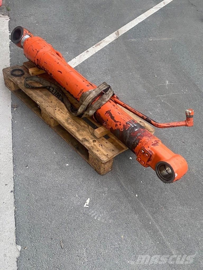Hitachi ZX 250 LC Kāpurķēžu ekskavatori