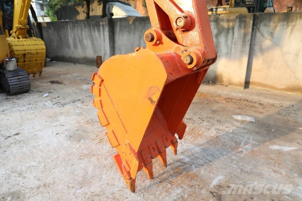 Hitachi ZX 120-6 Kāpurķēžu ekskavatori