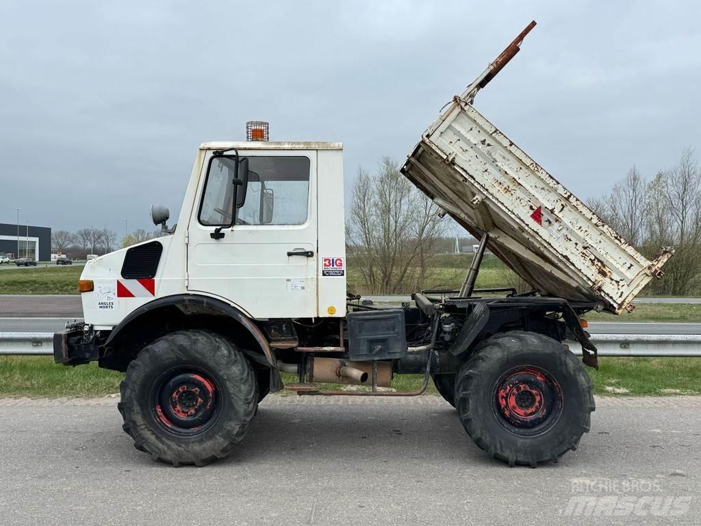 Mercedes-Benz 424 Pašizgāzējs