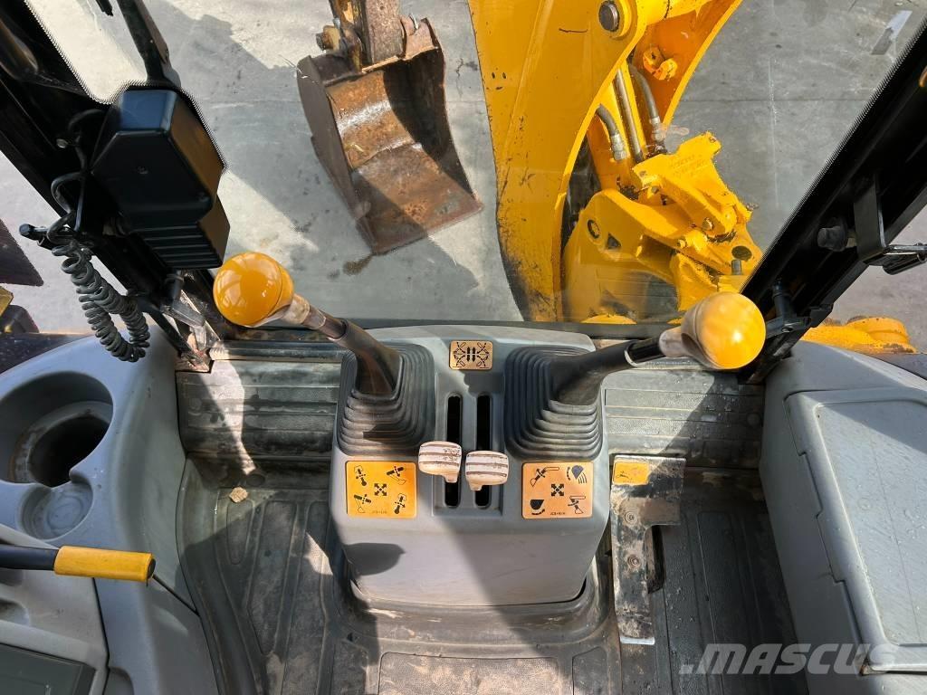 JCB 3 CX Ekskavatori-iekrāvēji