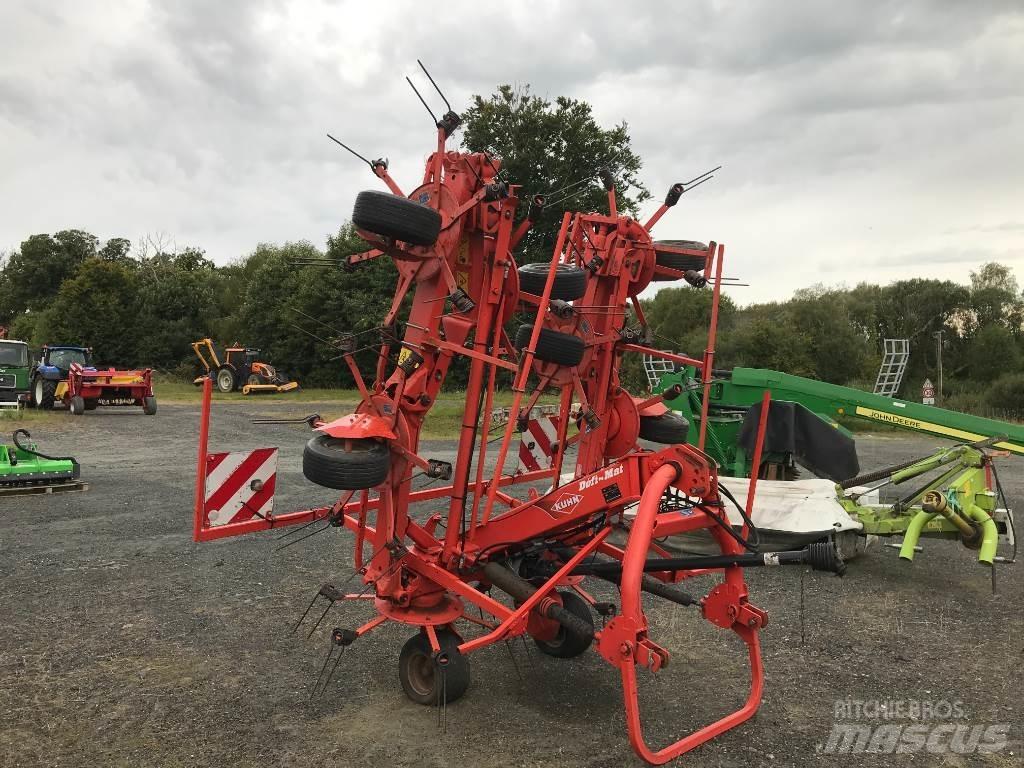 Kuhn GF 8702 Grābekļi un siena ārdītāji