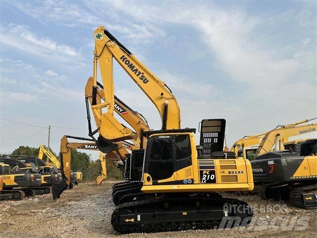 Komatsu PC210-8 Kāpurķēžu ekskavatori