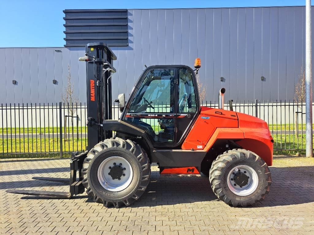 Manitou M 50-4 Apvidus autokrāvējs