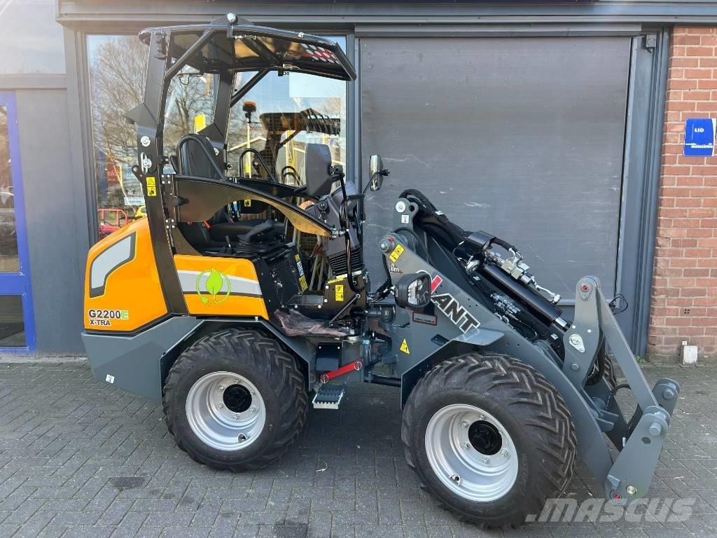 GiANT G2200E X-tra Multifunkcionālie iekrāvēji