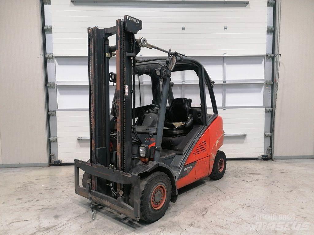 Linde H30D-02 Tehnika ar dīzeļa dzinēju