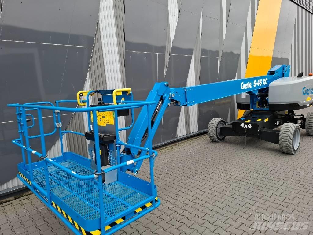 Genie S-45XC Teleskopiskie pacēlāji