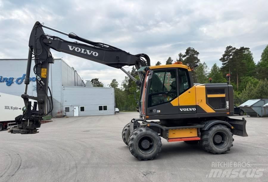 Volvo EW160E Ekskavatori uz riteņiem