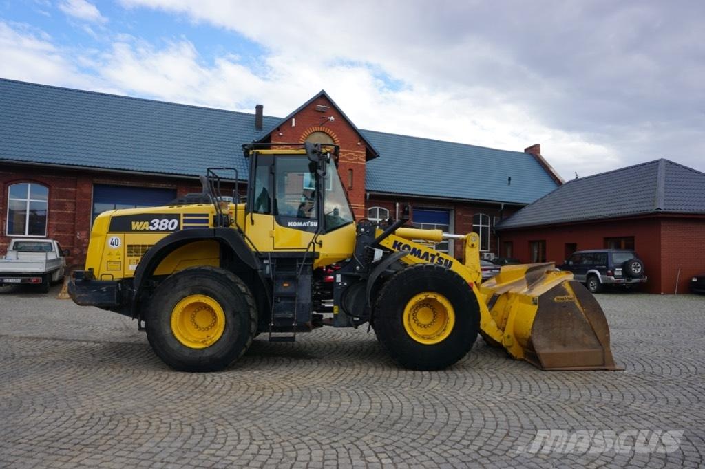Komatsu WA 380-8 Iekrāvēji uz riteņiem