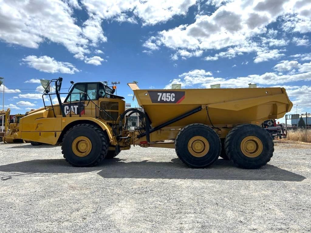 CAT 745 C Artikulētie pašizgāzēji