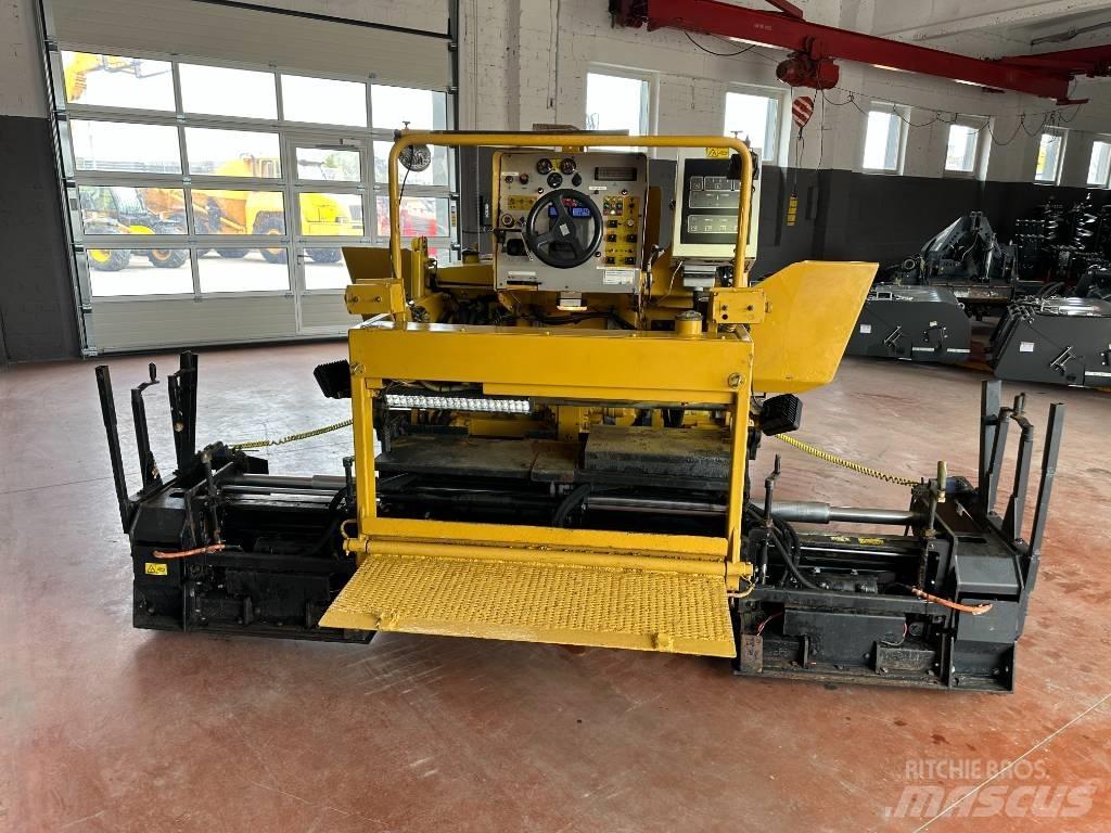 CAT AP 255 E Asfalta klājēji