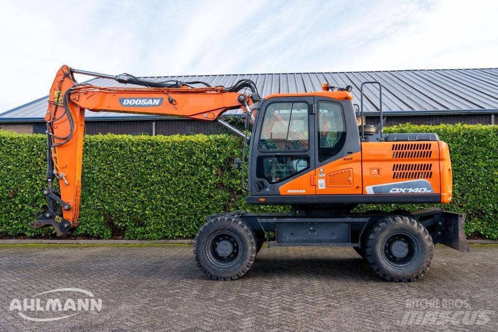 Doosan DX140W-5 Ekskavatori uz riteņiem
