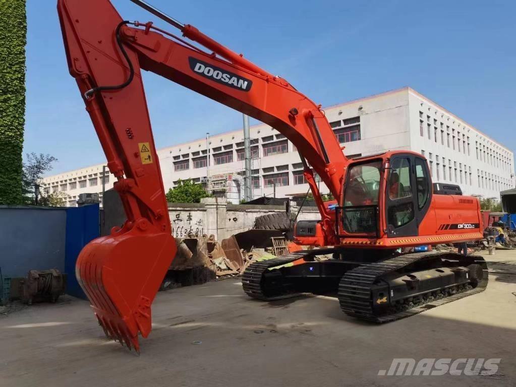 Doosan DX 300 Kāpurķēžu ekskavatori