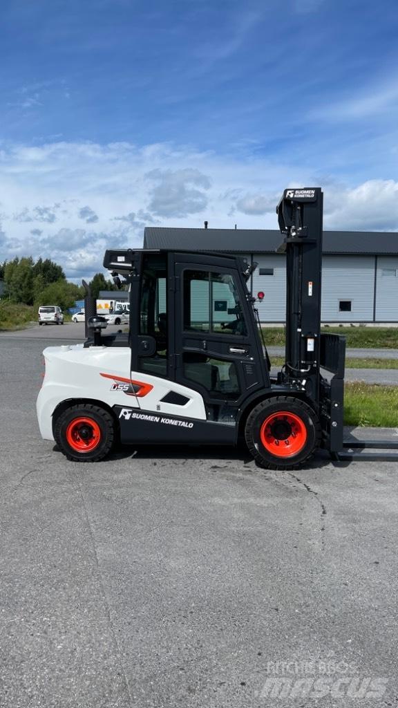 Bobcat D55C-9 Diesel Tehnika ar dīzeļa dzinēju
