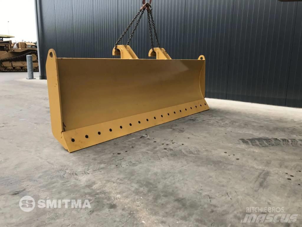 Komatsu QR Naži