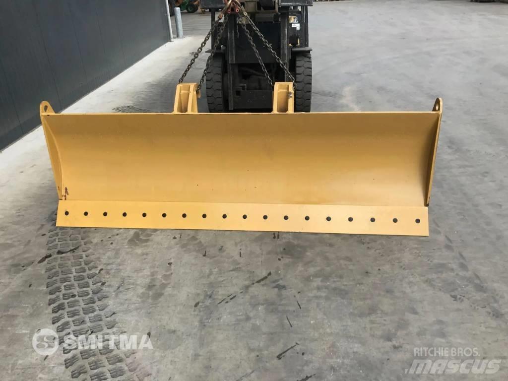 Komatsu QR Naži