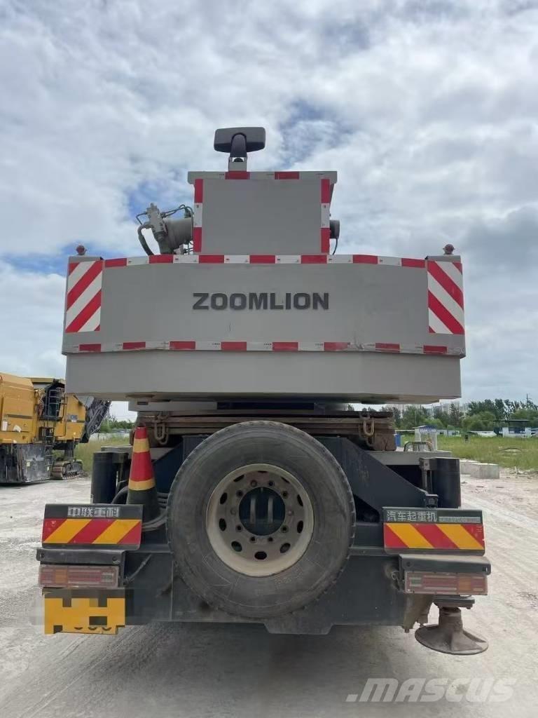 Zoomlion ZTC 350 H Celtņi nelīdzenām virsmām